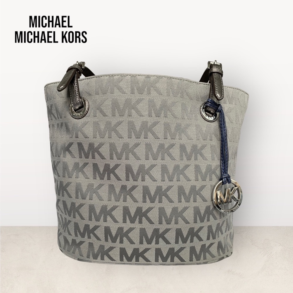 EUC/LIKE NEW - Authentic Michael Kors Signature Jacquard Tote